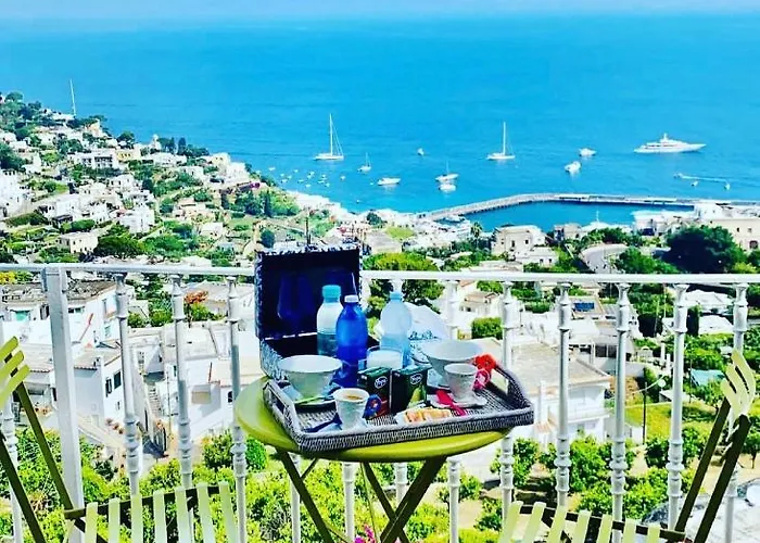 בית הארחה Casa Marta 4*